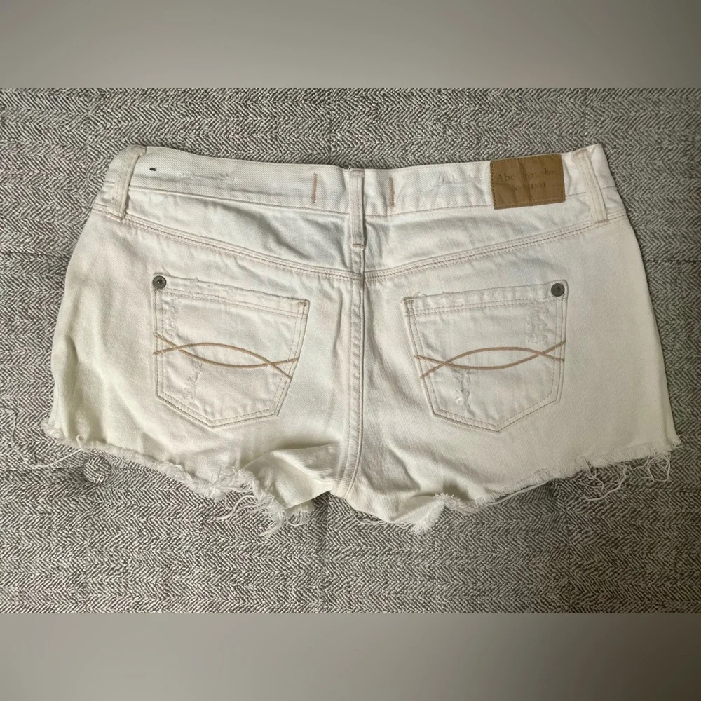 Abercrombie & Fitch Women's Cream Jean Shorts - Picture 2 of 2